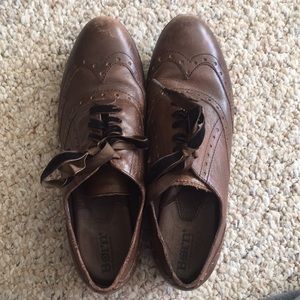 BROWN LEATHER WOMENS OXFORDS WITH VELVET LACES
